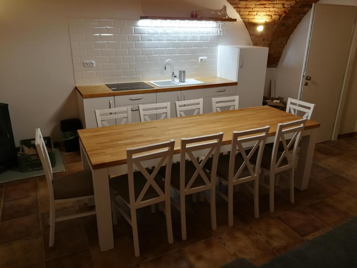 Pouzdrany Apartmany Habanska, Cely Dum מראה חיצוני תמונה