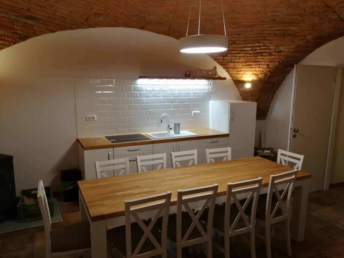 Pouzdrany Apartmany Habanska, Cely Dum מראה חיצוני תמונה