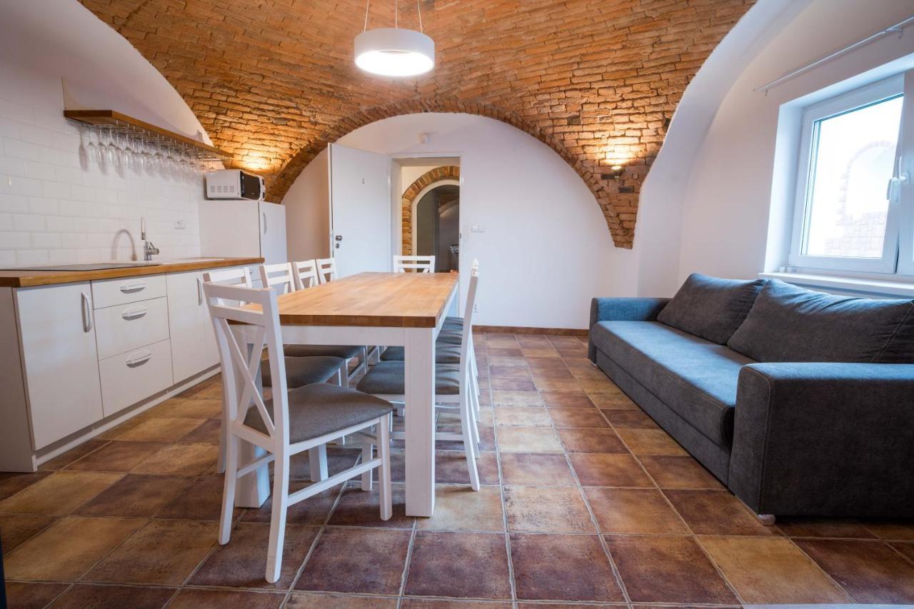 Pouzdrany Apartmany Habanska, Cely Dum מראה חיצוני תמונה