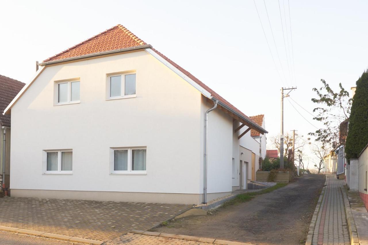 Pouzdrany Apartmany Habanska, Cely Dum מראה חיצוני תמונה