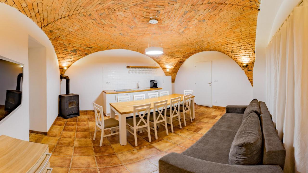 Pouzdrany Apartmany Habanska, Cely Dum מראה חיצוני תמונה