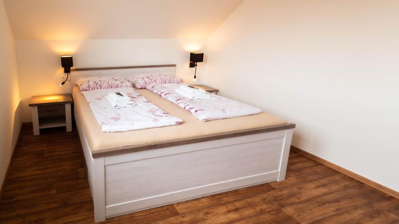 Pouzdrany Apartmany Habanska, Cely Dum מראה חיצוני תמונה