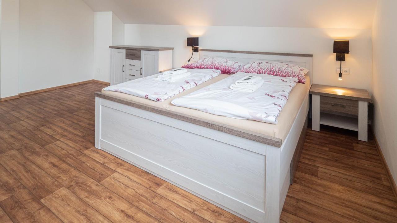 Pouzdrany Apartmany Habanska, Cely Dum מראה חיצוני תמונה